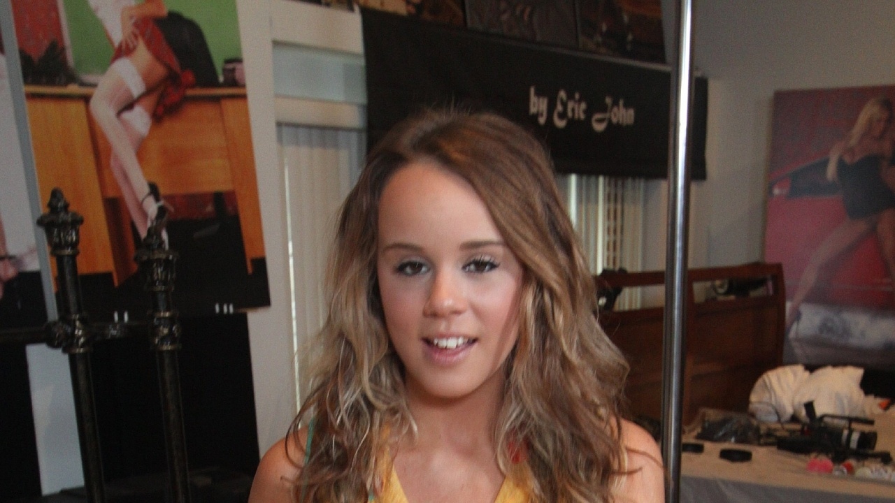 Alexis Adams Creampie Sex